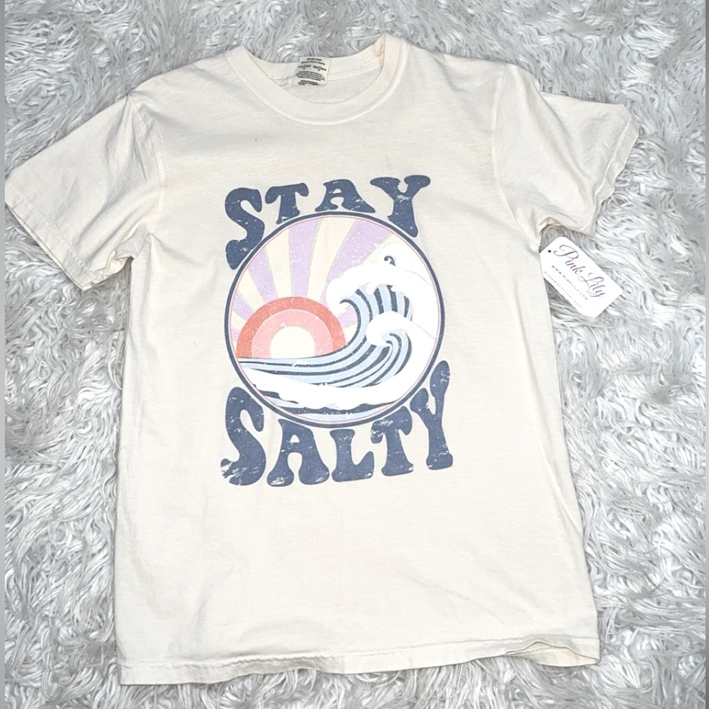 Graphic T-Shirt!💛